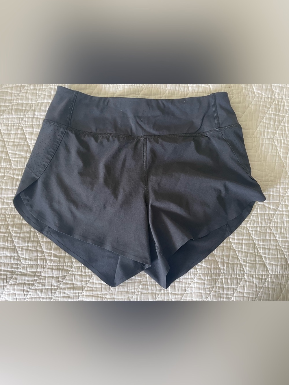 Athleta Black Run With It Shorts 3.5”